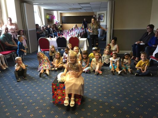Derby childrens entertainer magic stuart kids party arnold
