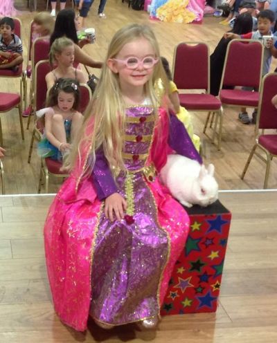 Derby childrens entertainer magic stuart kids party belper