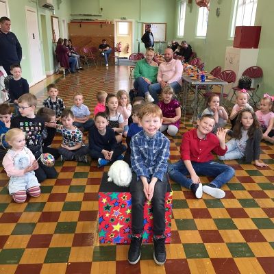 Derby childrens entertainer magic stuart kids party west-bridgford